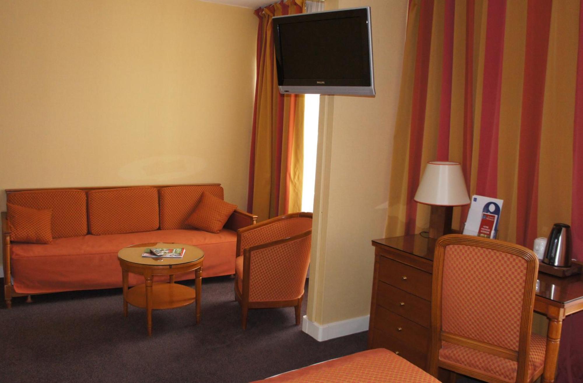 Le Grand Monarque Hotel Мелюн Екстериор снимка