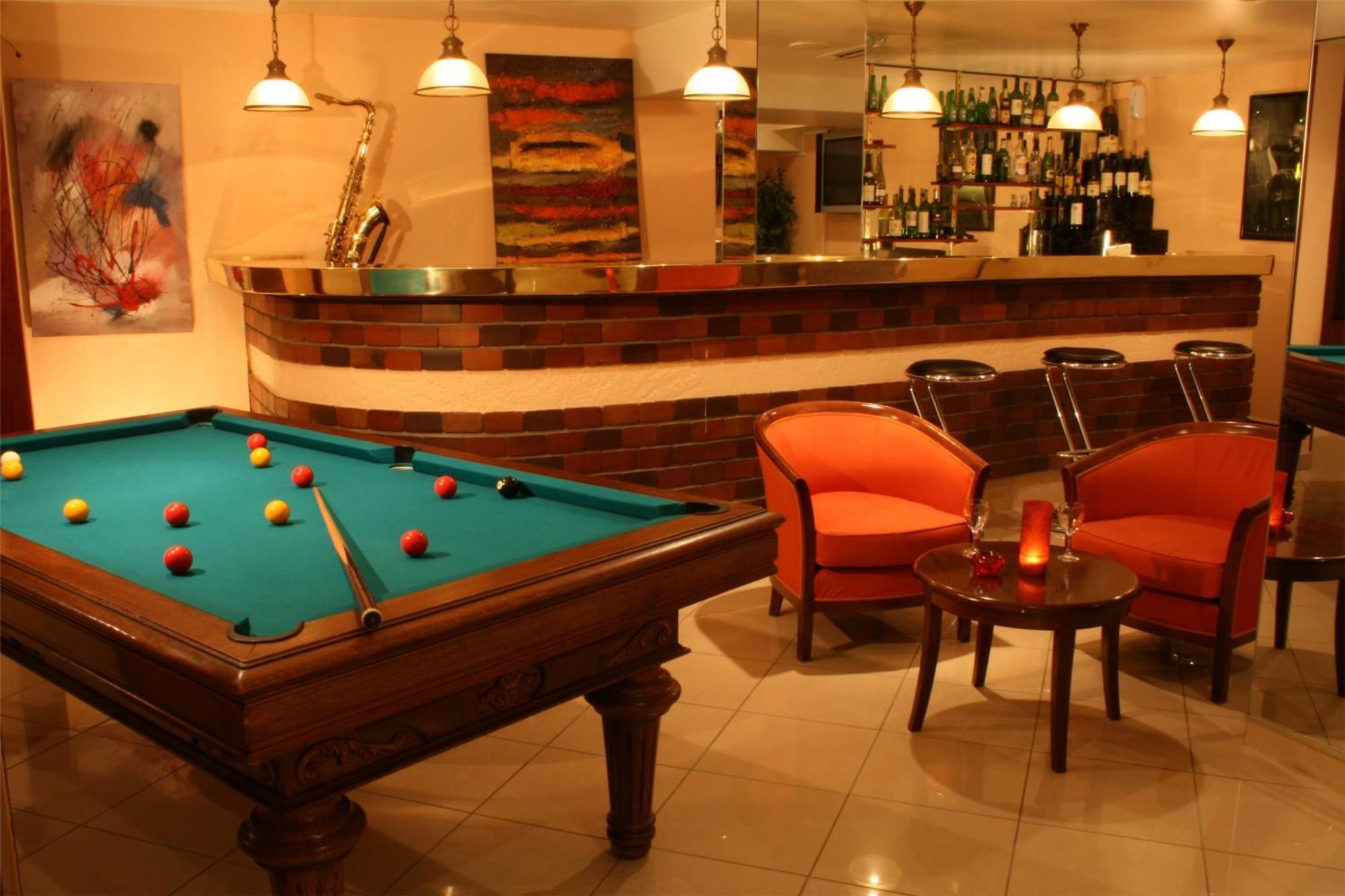 Le Grand Monarque Hotel Мелюн Екстериор снимка