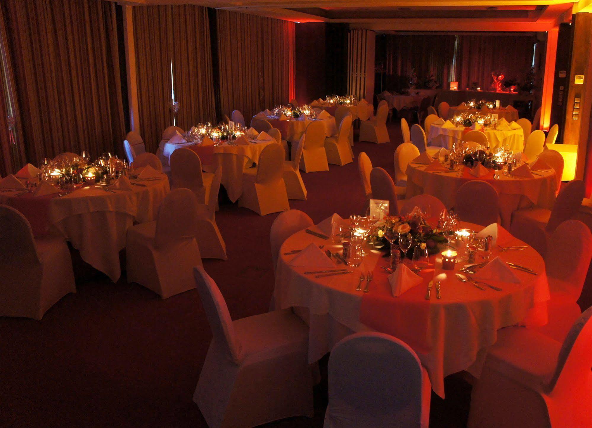 Le Grand Monarque Hotel Мелюн Екстериор снимка